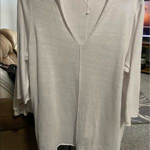 White v neck sweater